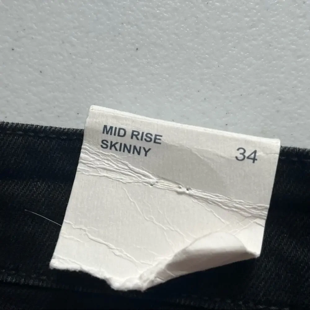 NEW! Zara Basic Denim Black Mid Rise Skinny Jean Size 2